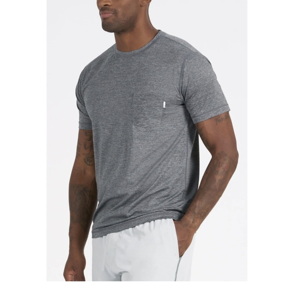 Vuori tradewind shirt Tee Grey Pocket Crew X-Large Performance Charcoal Grey